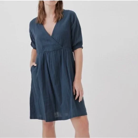 black bell sleeve mini dress Lace Bell-Sleeve Mini Dress